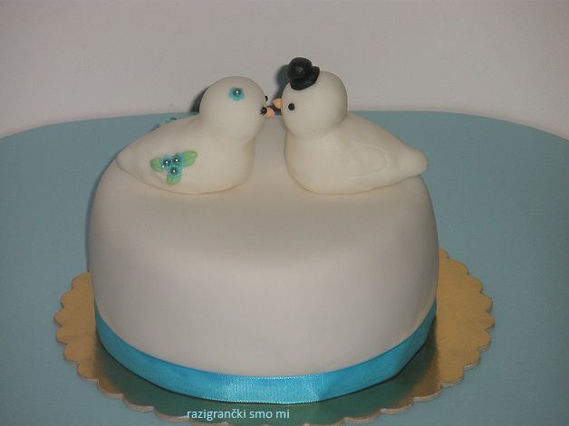 Poročna tortica - ptička se imata rada