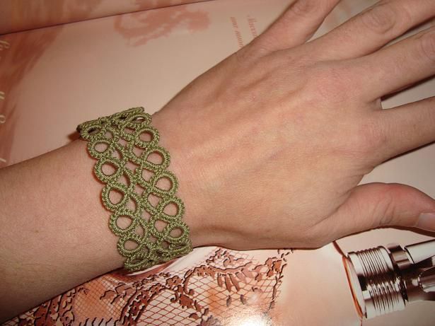 Lace zapestnica v olivno zeleni barvi, čipka