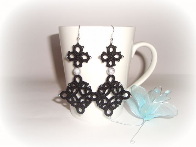 Lace viseči črno srebrni uhančki, čipka