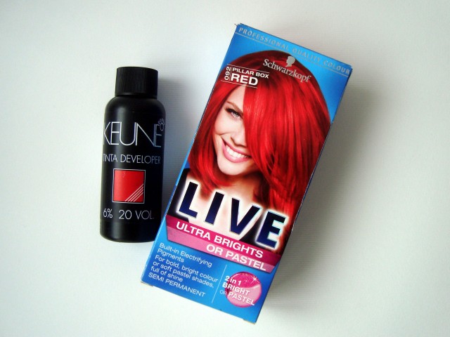 Barva za lase Schwarzkopf LIVE 092 PillarBoxRED + KEUNE hidrogen 6% (a)