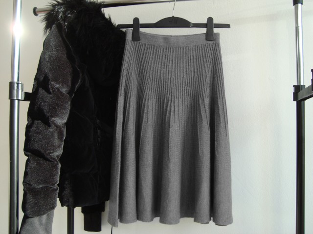 Pleteno nagubano midi krilo H&M, XS