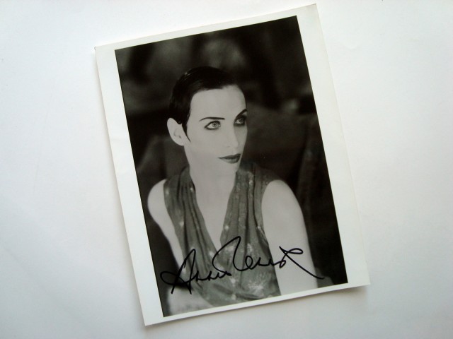 Annie Lenox - fotografija z original avtogramom, 1992 (a)