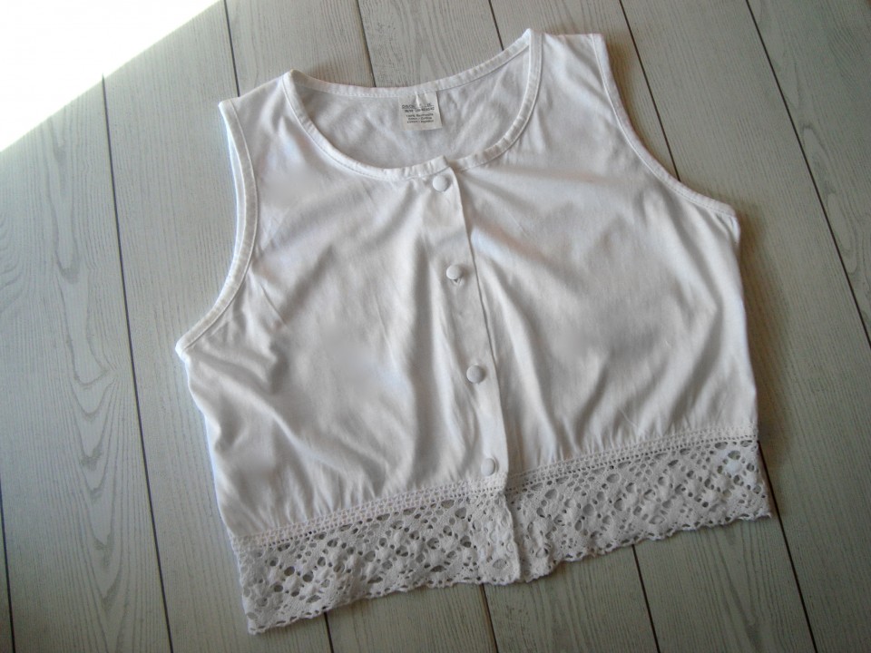 Crop top s čipko, bel, nenošen (a)