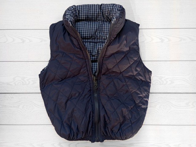 ZARA obojestranski otroški puhast brezrokavnik, št.134 oz. M (b)