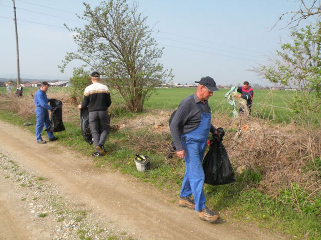 Očistimo Slovenijo v enem dnevu - foto