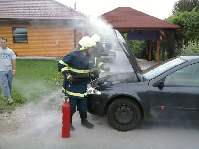 Požar avtomobila - foto
