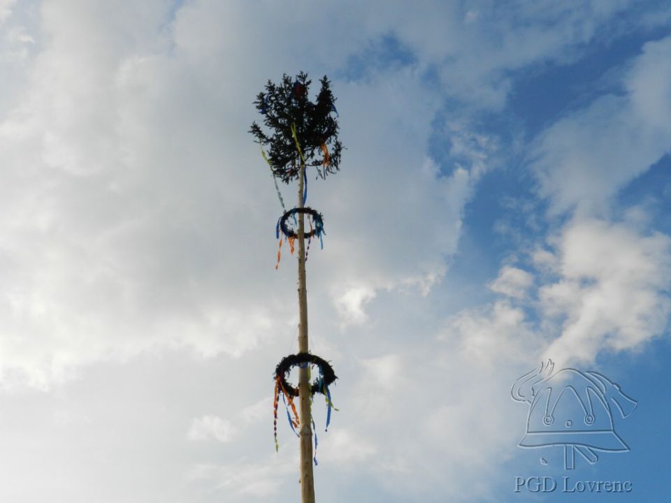 Postavljanje mlaja - foto povečava