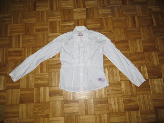 Bluzica brezhibna št 158 - 2 eur