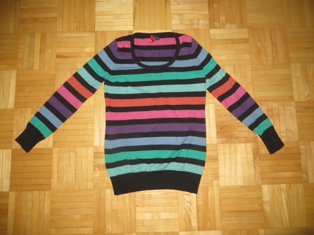 Zelo lep črtast pulover 158-164 - 3,5 eur