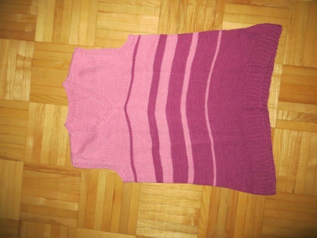 Brezrokavnik št 152 - 2 eur