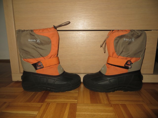 Kamik nepremočljivi škornji št 37 - 27 eur