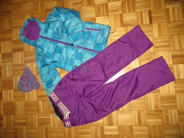 Smučarski komplet 146-152 NOV - 28 eur