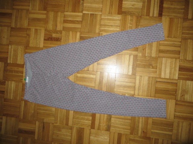 Bombažne pajkice Benetton št 170 brezhibne - 5 eur