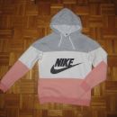 Nike pulover št 176 - 6 eur