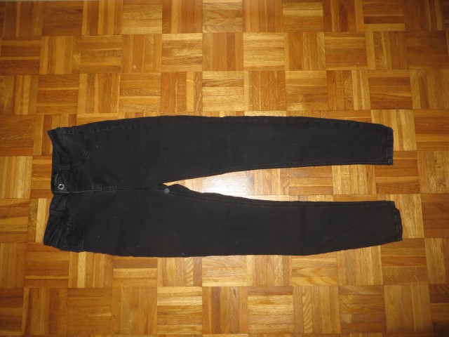 Jeans hlače Mohito št 176 - 2,5 eur