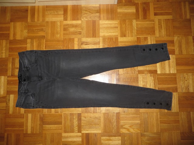 Jeans hlače Mohito št 176 - 2,5 eur