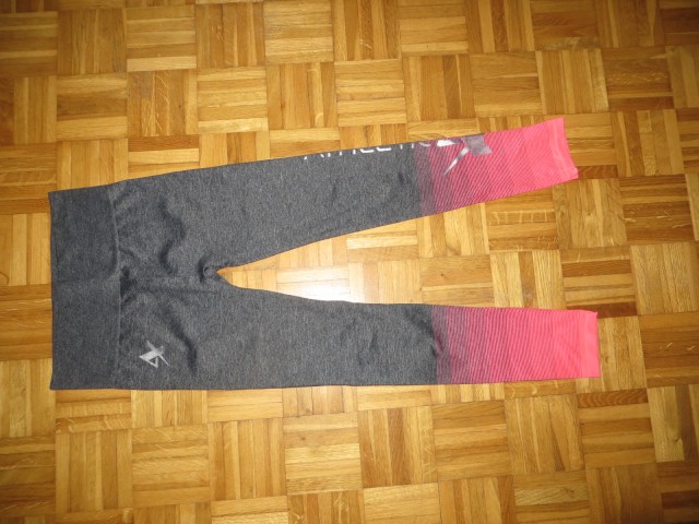 Nove športne legice Athletic št 164-176 (na etiketi M) - 5,5 eur