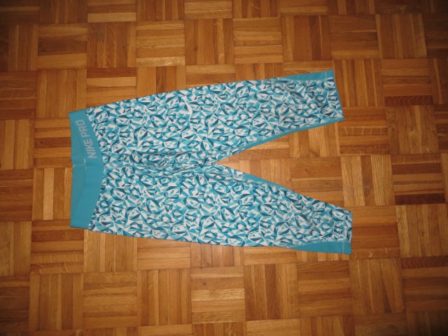 Tričetrt Legice Nike št 156 (ustrezajo za št 164) - 3,5 eur