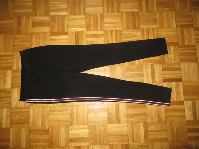 Legice Calzedonia št 176 (na etiketi M) kot nove - 4 eur