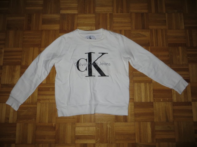 Zelo lep pulover Calvin Klein št 176 (na etiketi S) - 5 eur