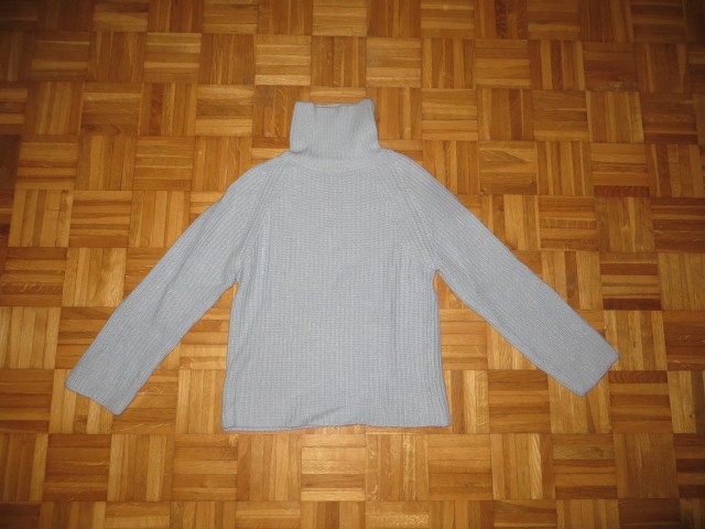 Zelo lep pleten pulover št 176 - 4 eur