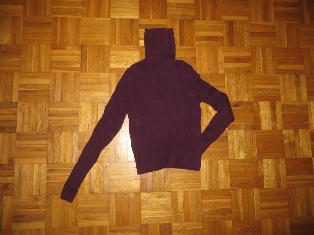 Zelo lep puli št 176 - 2 eur