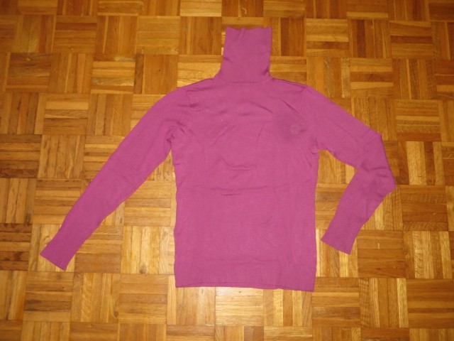 Zelo lep puli št 176 - 2 eur