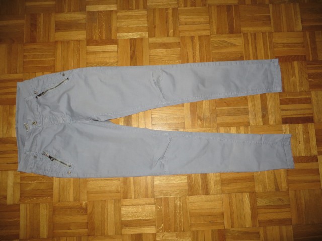 Zelo lepe hlače št 176 - 3,5 eur