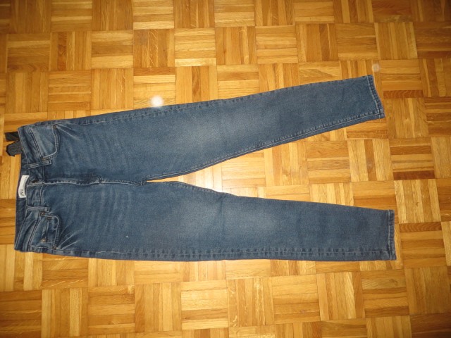 Jeans hlače ZARA št 179 (na etiketi 38) - 4 eur