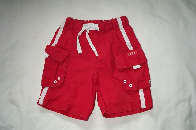 Kratke hlače,H&M.št.74-5 Eur-PRODANO