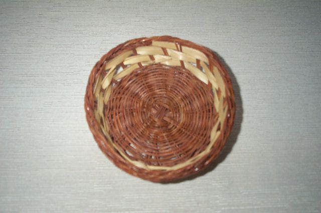 Košara,12 cm-0,10 Eur-PRODANO