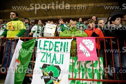 JESENICE - OLIMPIJA 01.01.2011 LEDENI ZMAJI - foto