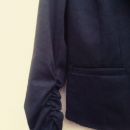 Siv sako - suknjič M. 10€