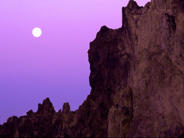 Oregon - Moonset Over Smith Rock, Deschutes County