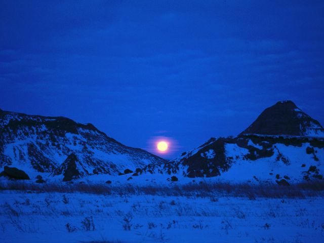 South Dakota - Moonset from Castle Trail, Badlands