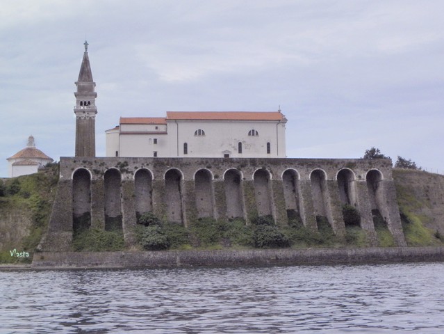 V PIRANU IN OKOLICI - foto