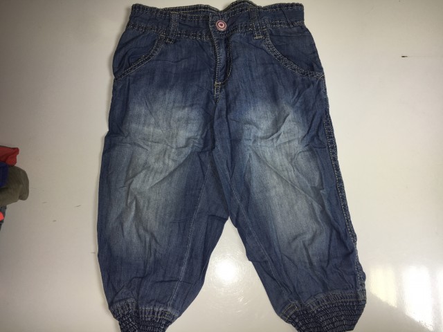 Jeans hlače vel.116-4 €