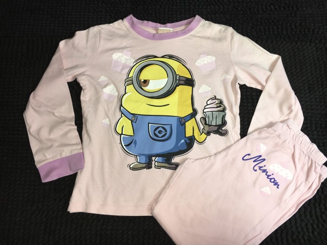 Pižama Minion vel.110-116-3 €