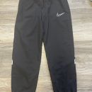 Nike trenirka vel.M(137-146)-11 €