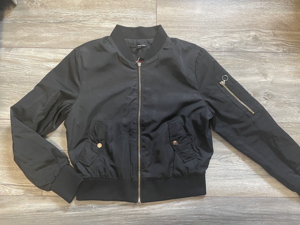 Tally weijl jakna vel.40-15 €