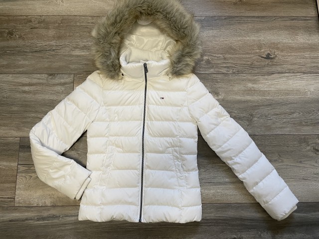 Tommy Hilfiger bunda vel.xxs(10-12 let)100 €