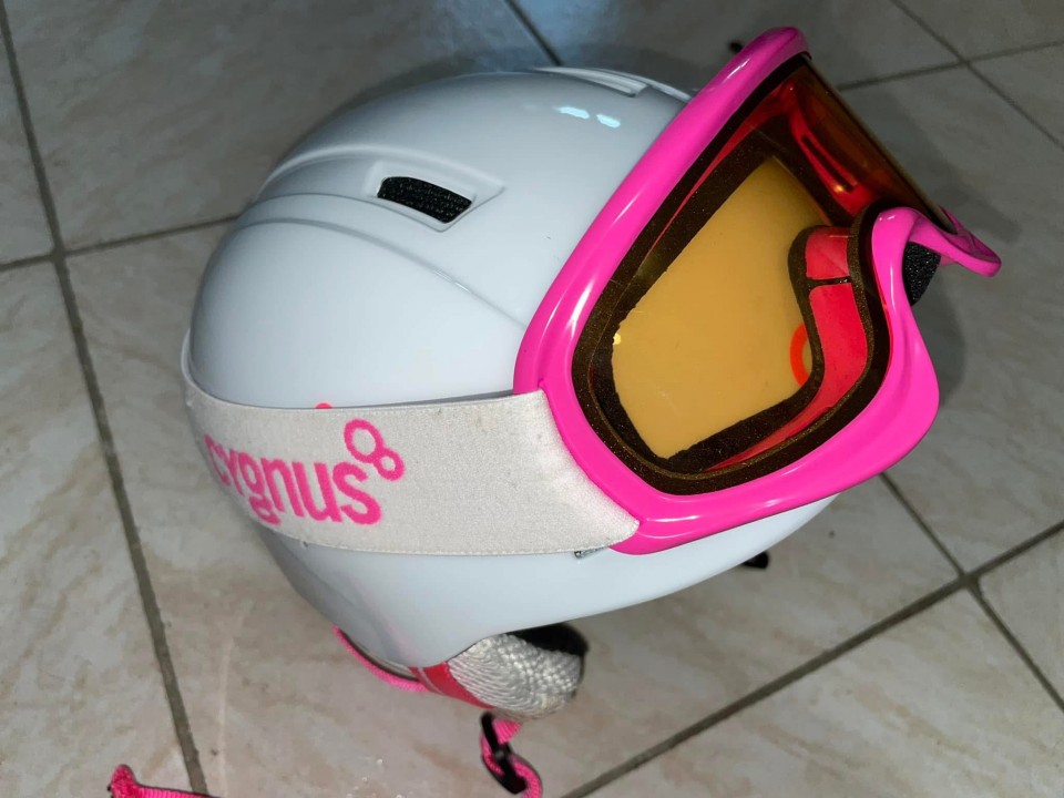 Cygnus dekliška čelada z očalami vel.XS 52-54-50 €