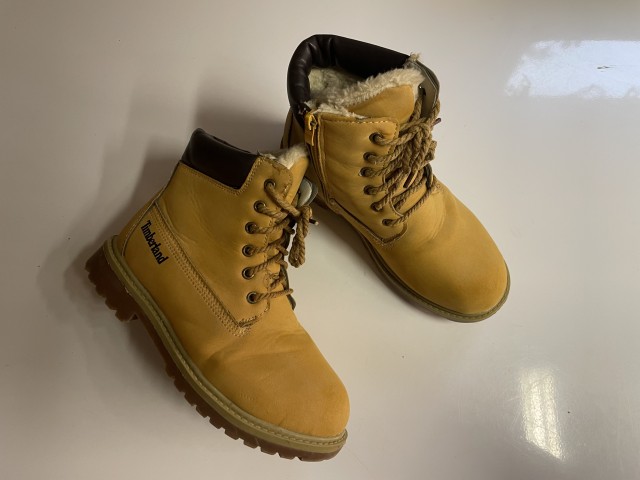 Timberland gležnarji št.35-30 €