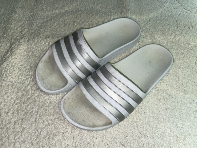 Adidas natikači št.35