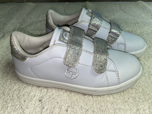 Superge Sergio Tacchini št.35-25 €