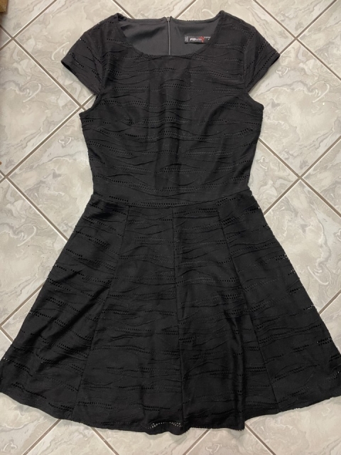 Obleka vel.S-10 €