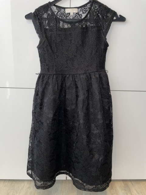 Obleka vel.140-10 €