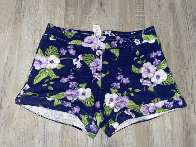 Benetton kratke hlače vel.130-4,50 €