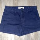 Zara temno modre kratke hlače vel.134-6 €