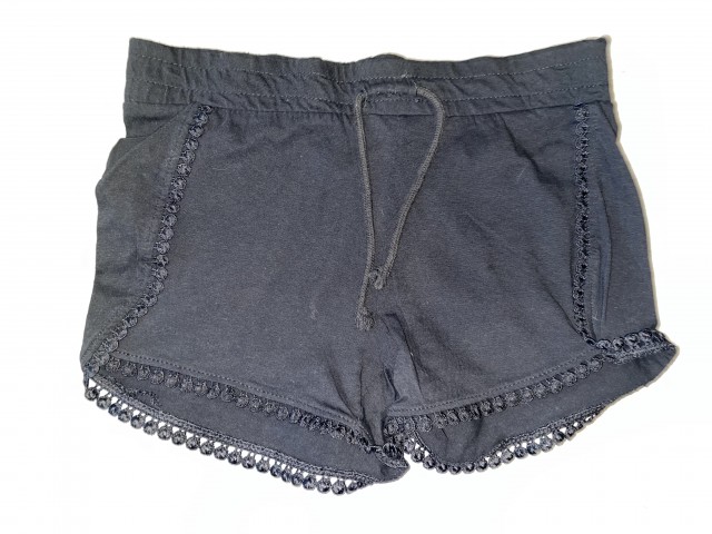 Kratke hlače vel.146-3 €